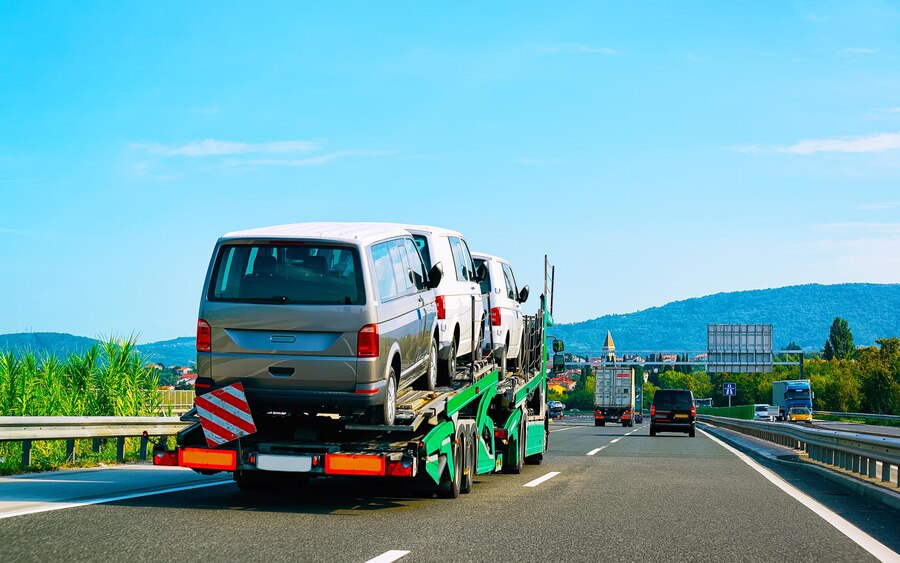 The Importance Of Heavy Duty Towing For Commercial Vehicles